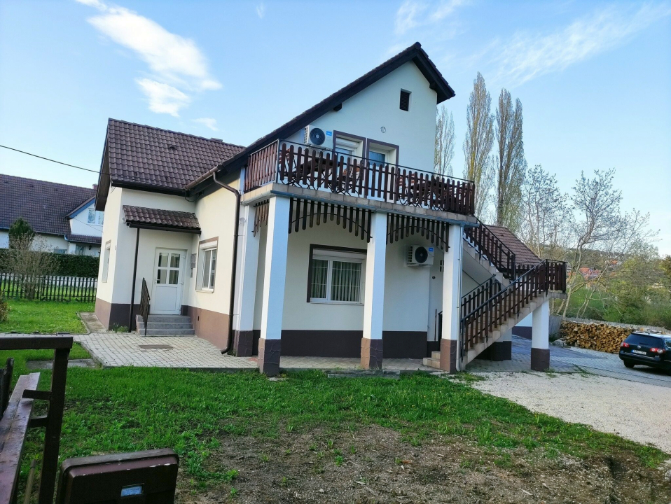 Gyöngyike Apartmanház