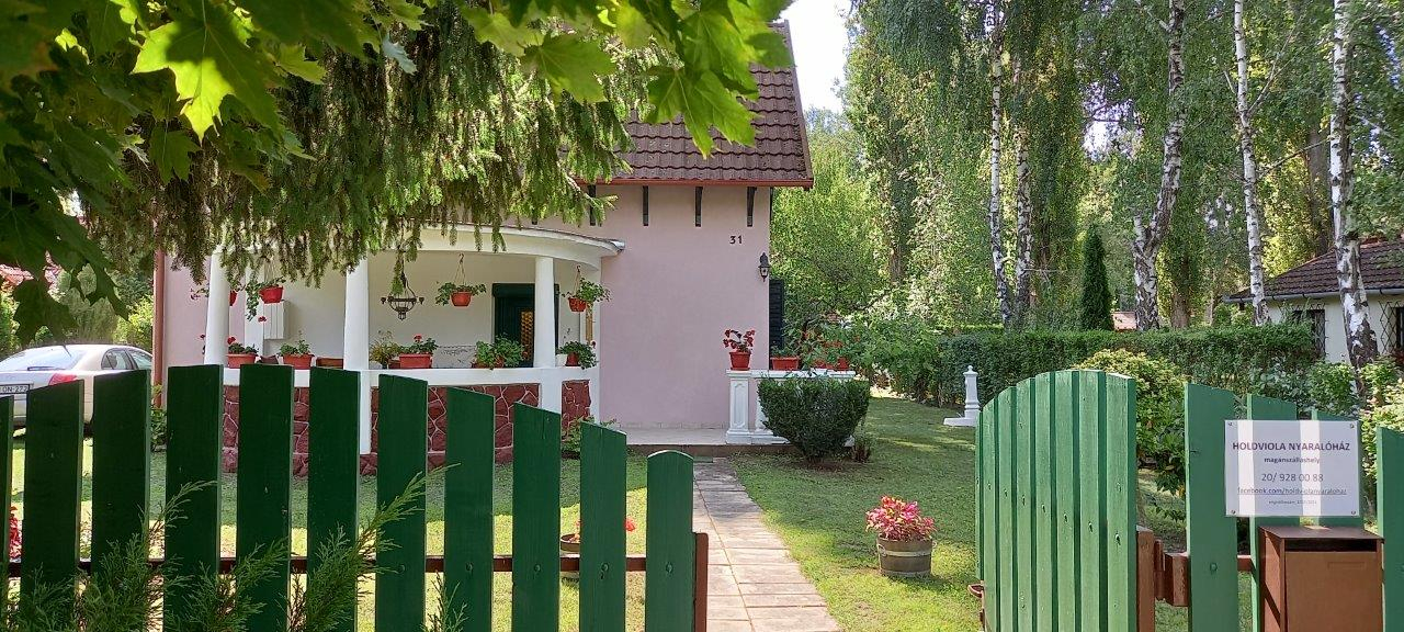 Holdviola Nyaralóház-Balatonföldvár