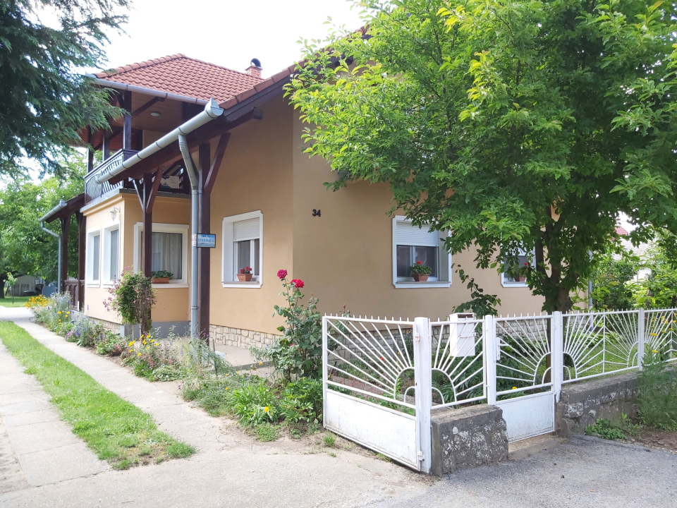 Ica Vendégház-Balatonboglár