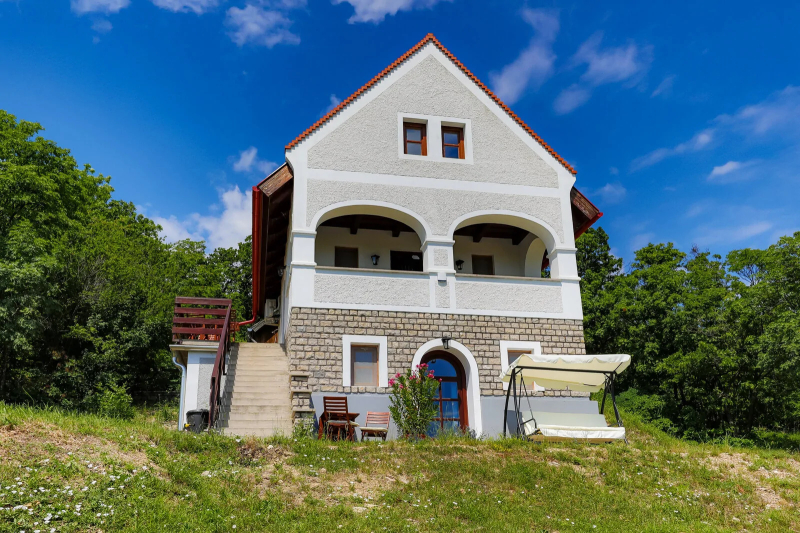 Kisleshegy Vendégház-Balatonudvari