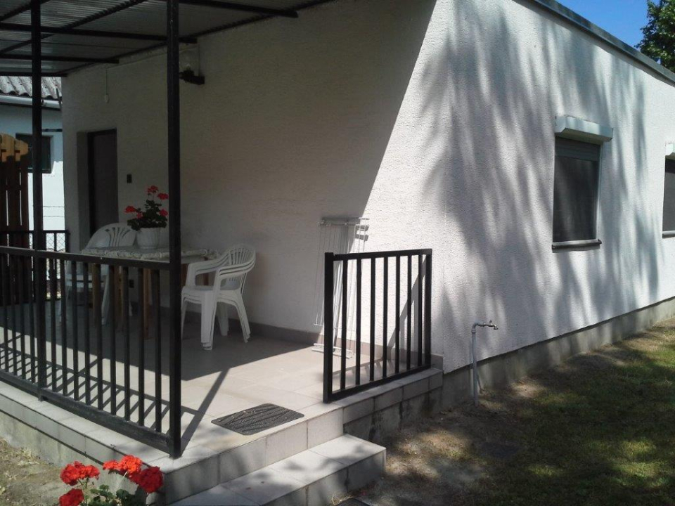 Kiss Apartmanház Zamárdi...-Zamárdi
