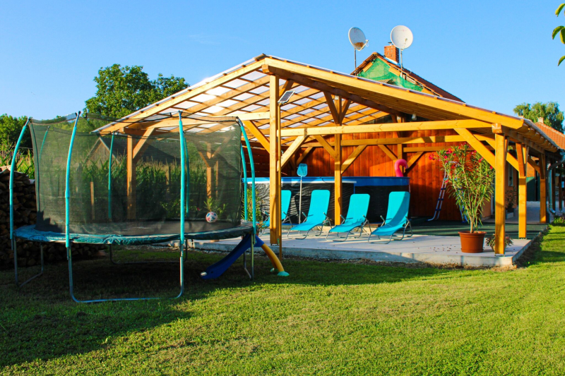 Mónika Apartman-Zalaszabar