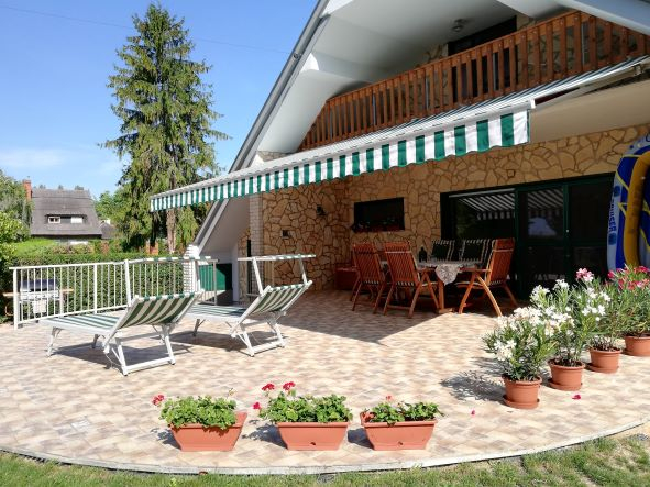 Szigligeti nyaraló horgász stégge...-Szigliget