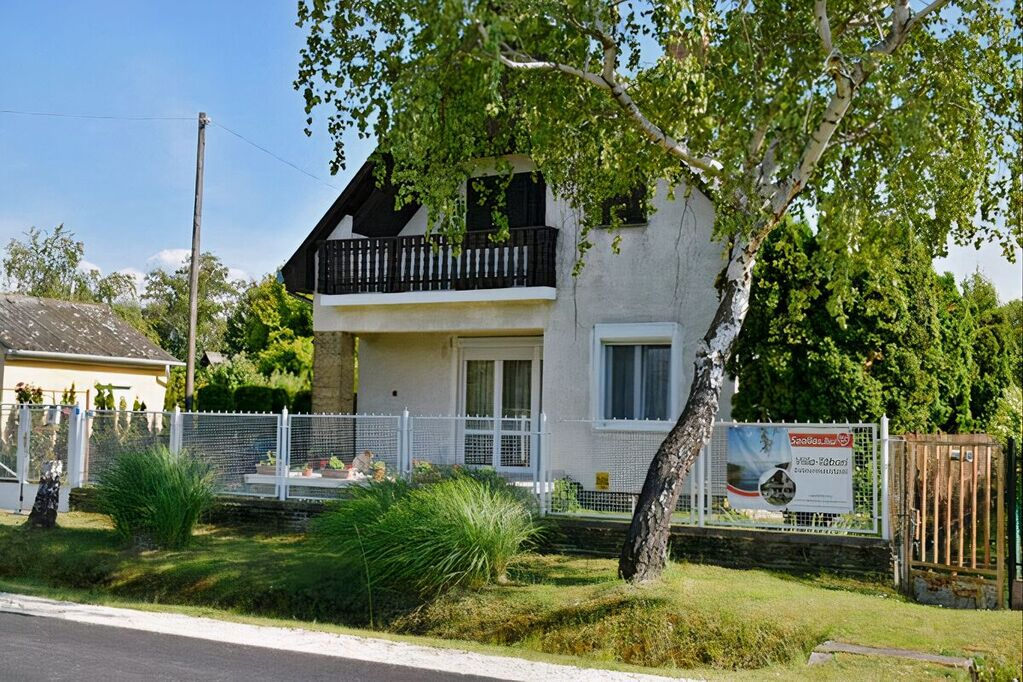 Villa-Tábori-Balatonmáriafürdő